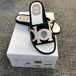 Dior slides black, white and light pink colors